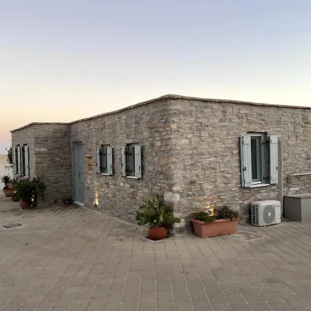 別荘 The Stone House アンティパロス島